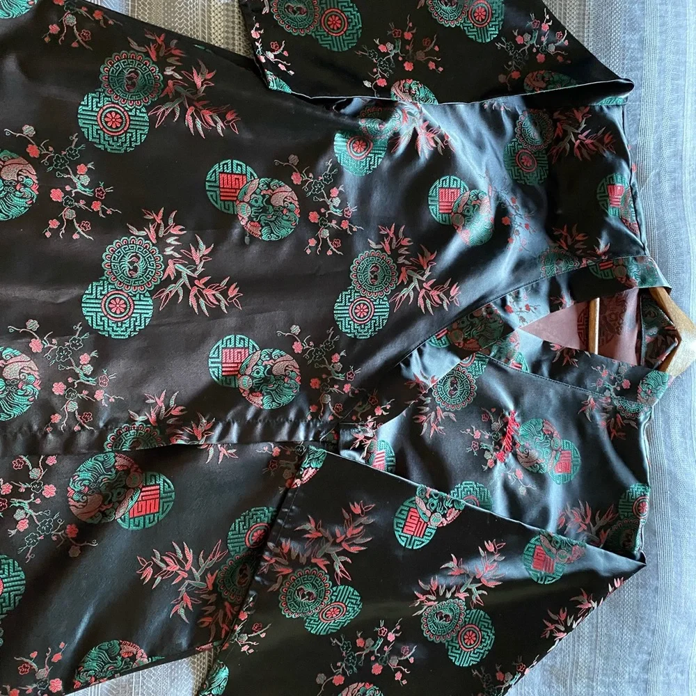 Kimono Embroidered “Shar”.  One size, New - Picture 4 of 4